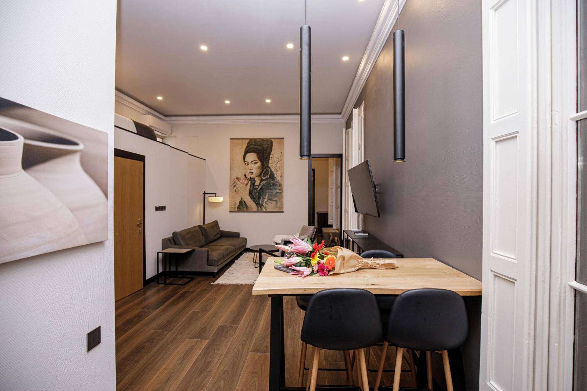 Beautiful Cosy Modern ,19th Century Building Appartamento Barcellona
